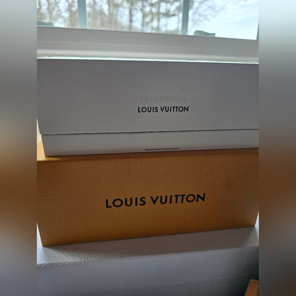 🌟JANUARY BUYERS APPRECIATION🌟 Louis Vuitton 3-Piece Candle Set - Picture 2 of 2